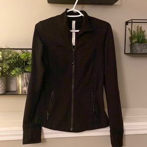 Lululemon define jacket size 6